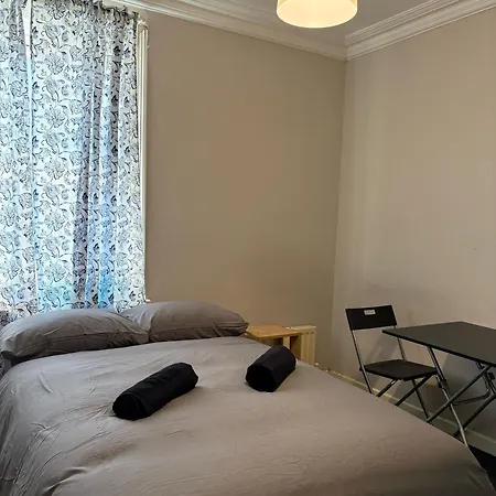 Superb Double Near Croke Park - 6 * Dublin