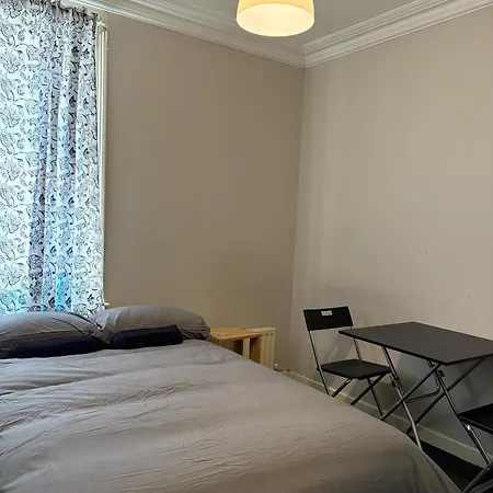 Konukevi Superb Double Near Croke Park - 6