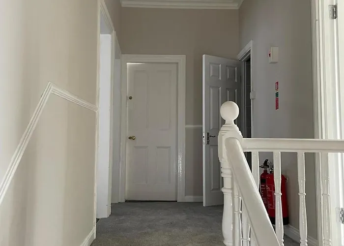 Konukevi Superb Double Near Croke Park - 6 *