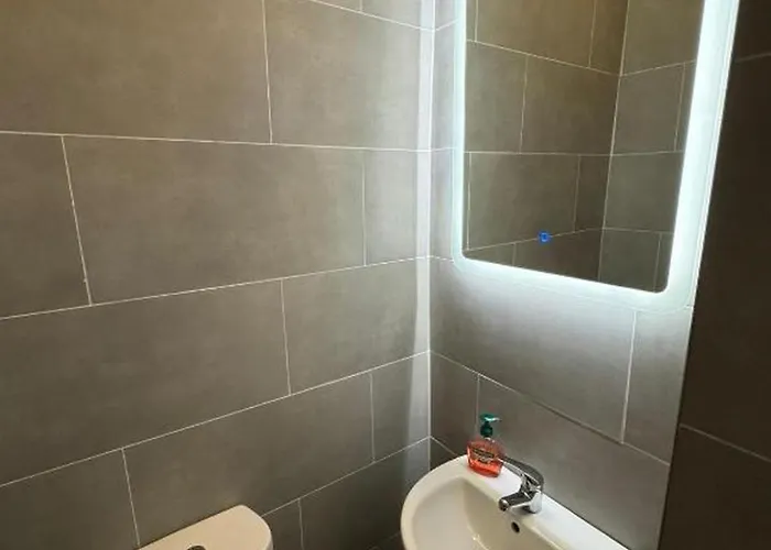 Superb Double Near Croke Park - 6