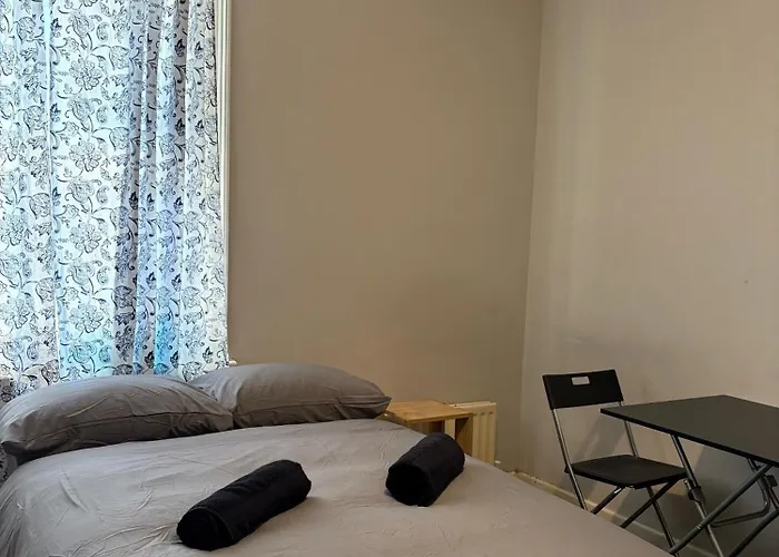 Superb Double Near Croke Park - 6 * Dublin