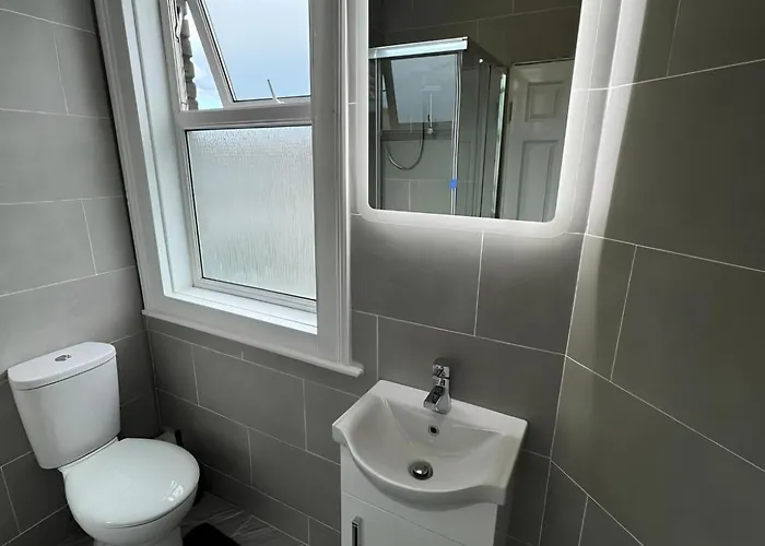 Superb Double Near Croke Park - 6 Penzion Dublin